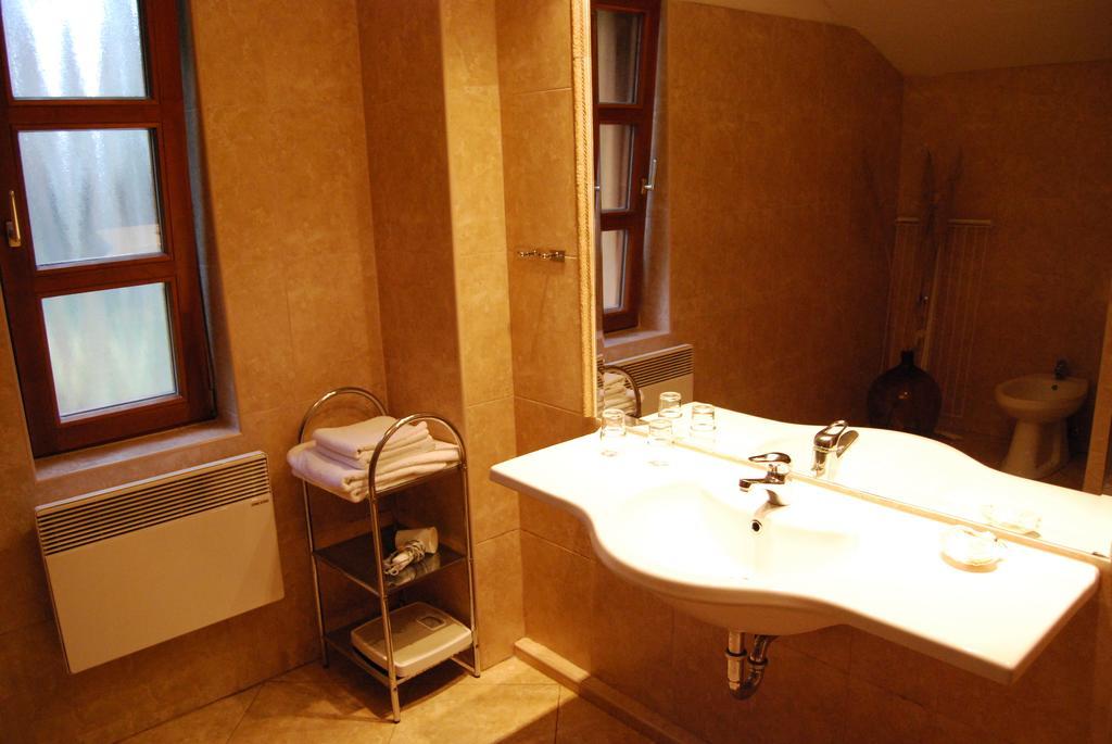 Boroka Apartmanhazak - Oereghaz فيليم الغرفة الصورة