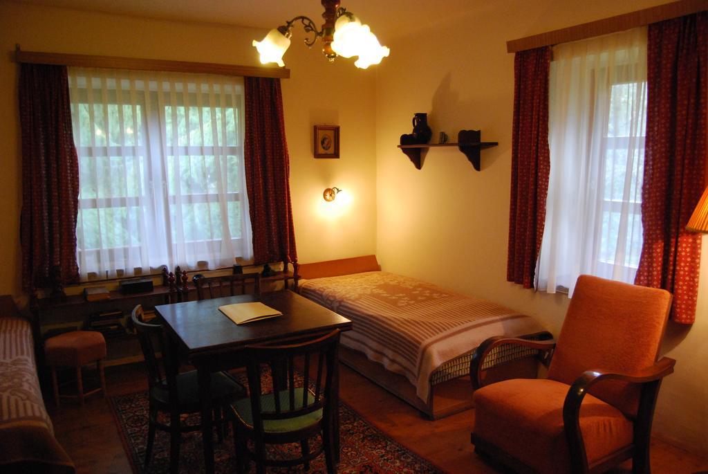 Boroka Apartmanhazak - Oereghaz فيليم الغرفة الصورة